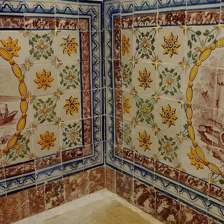 Finestay Palace Homestay Lisbon