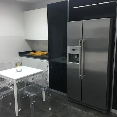 Finestay Palace Homestay *